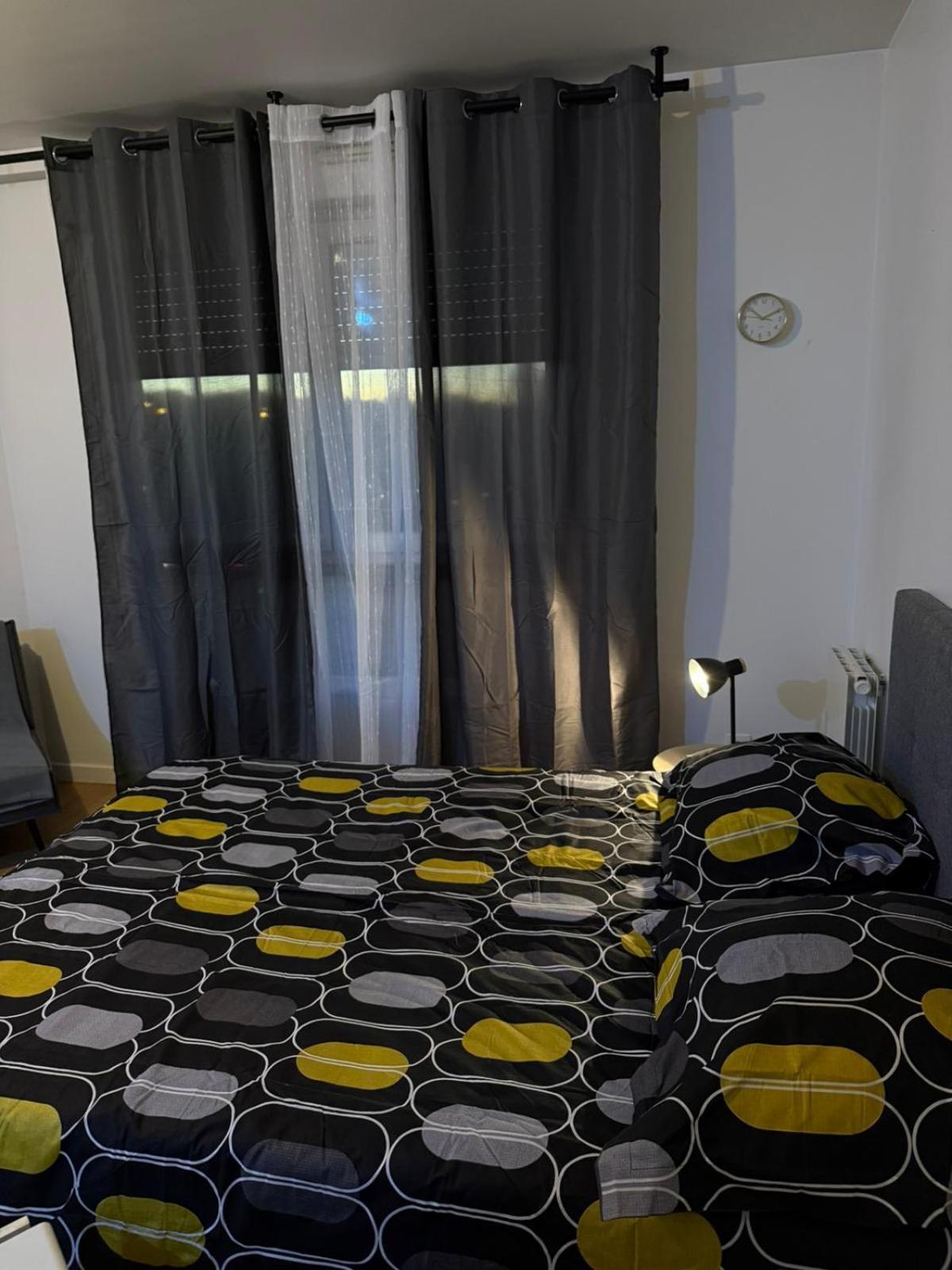 Appartements Sully Мант-ла-Жоли Экстерьер фото